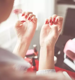 Geliranje nohtov dobrna