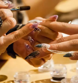 Geliranje nohtov dobrna