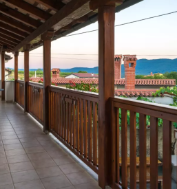 razgled na turisticni kmetiji dutovlje sezana