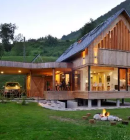 Masivne lesene hise menges