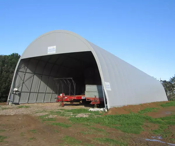 Profesionalna montaža kvalitetnih industrijskih šotorskih struktur Koper