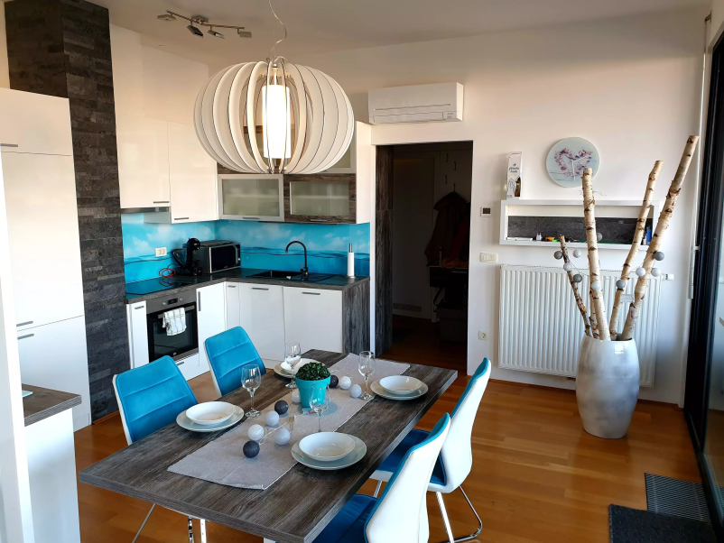 Za popoln oddih na slovenski obali oddajamo apartmaje v Kopru in Portorožu