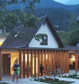 Dober kamp Trenta ob reki Soči