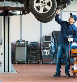 Servis vozil in prodaja avtodelov 