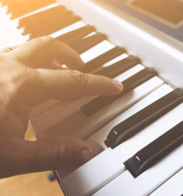 Najem bobnov in clavinove v sloveniji