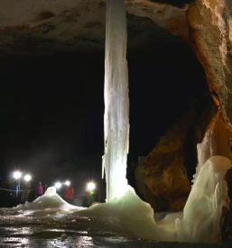Voden ogled snezne jame na raduhi slovenija