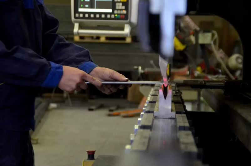 Kvaliteten laserski razrez in krivljenje pločevine Slovenija