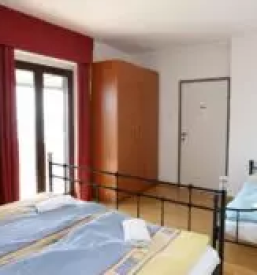 Ugoden hostel na obali