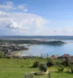 Ugoden hostel na obali