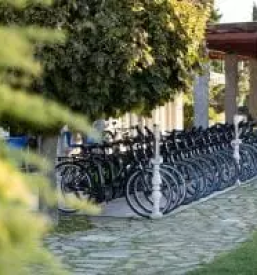 Ugoden hostel na obali