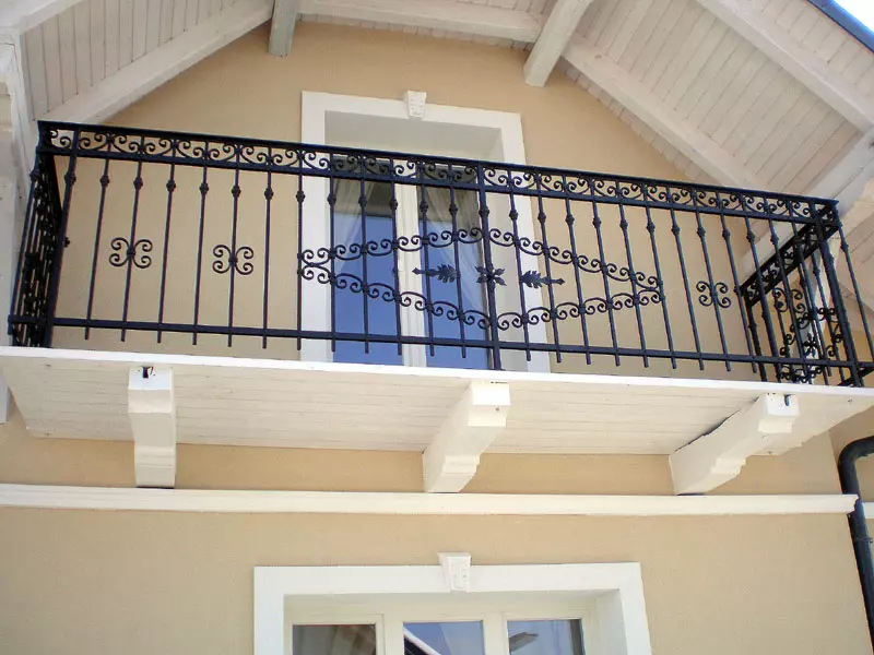 kovana dvoriščna vrata