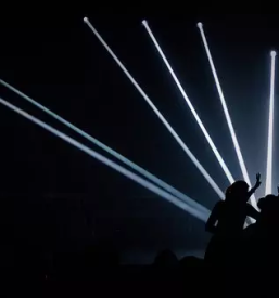 Upravljalec odrskih luci slevenija