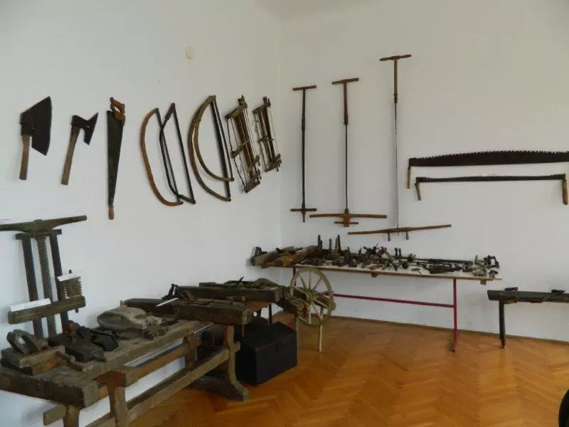 Vodeni ogledi muzeja, mlina na veter in baročne cerkve Svetega Duha na Stari Gori