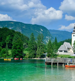 Obisk planinske koce bohinjsko jezero