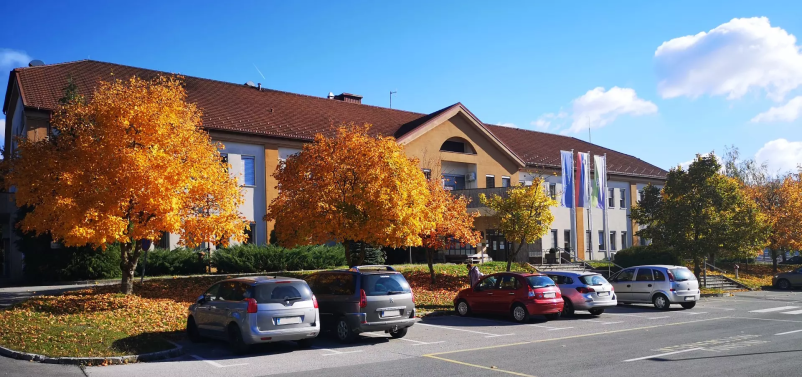 Zdravstveni dom v Cerknici