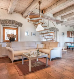 Ugoden najem vile z bazenom Obala