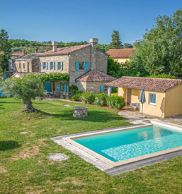 Ugoden najem vile z bazenom Koper