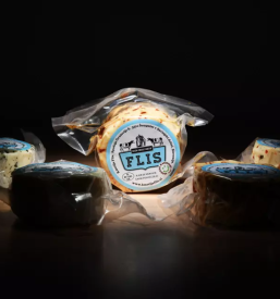 Domač sir s papriko