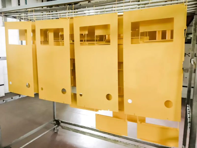 Obdelava kovin in prašno barvanje v Sloveniji