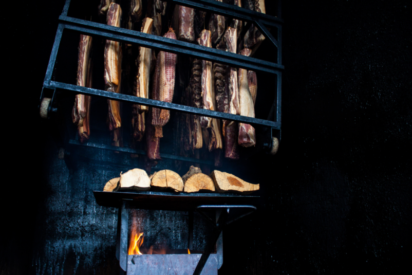 Domače mesnine in domač kruh v Posavju