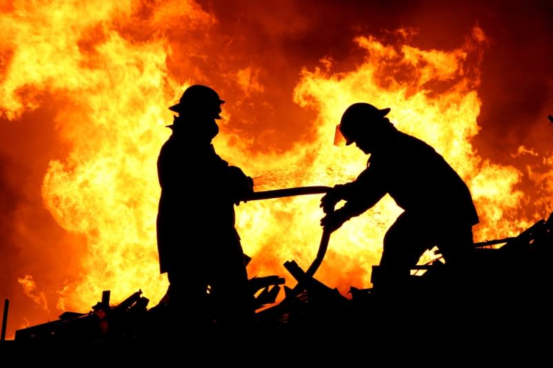 gasilci prostovoljnega društva petanjci med intervencijo