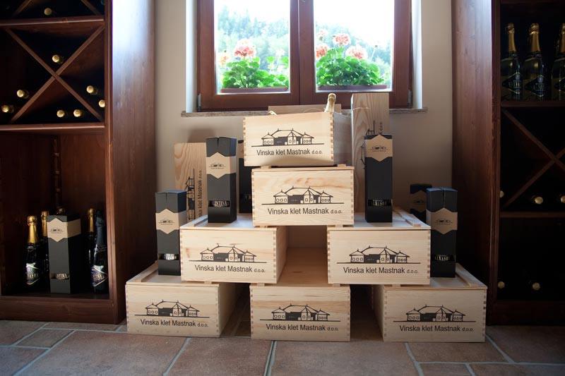 Perfect business gifts in Slovenia - Mastnak and Frelih Winery in Posavje