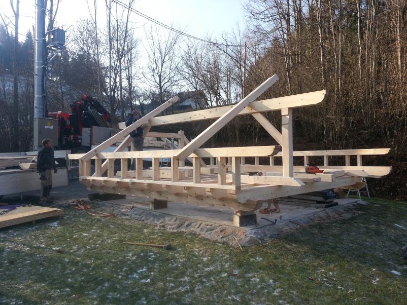 Gradnja lesenega nadstreška