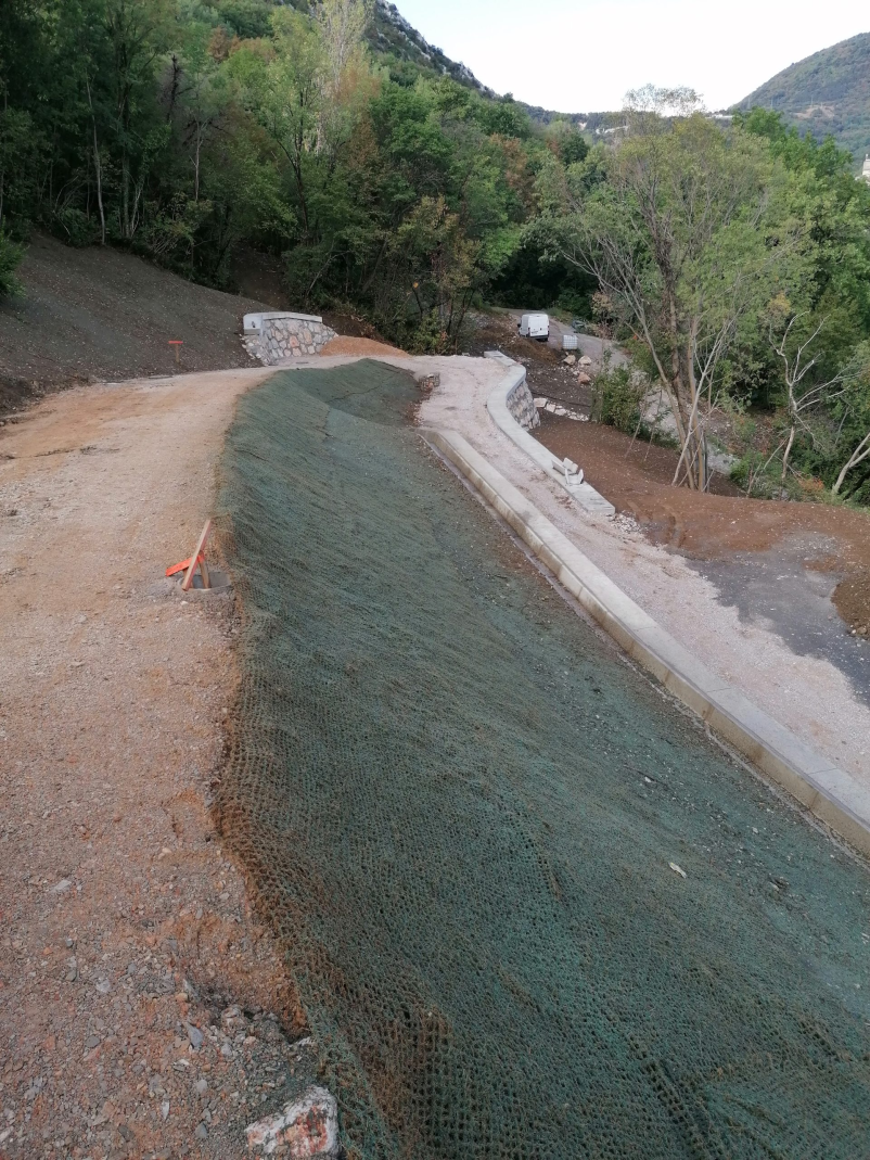 Zatravljanje brežin Slovenija