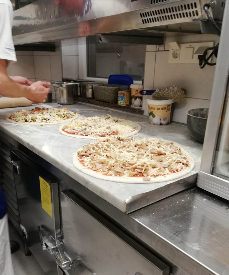 Okusna hitra hrana Jesenice