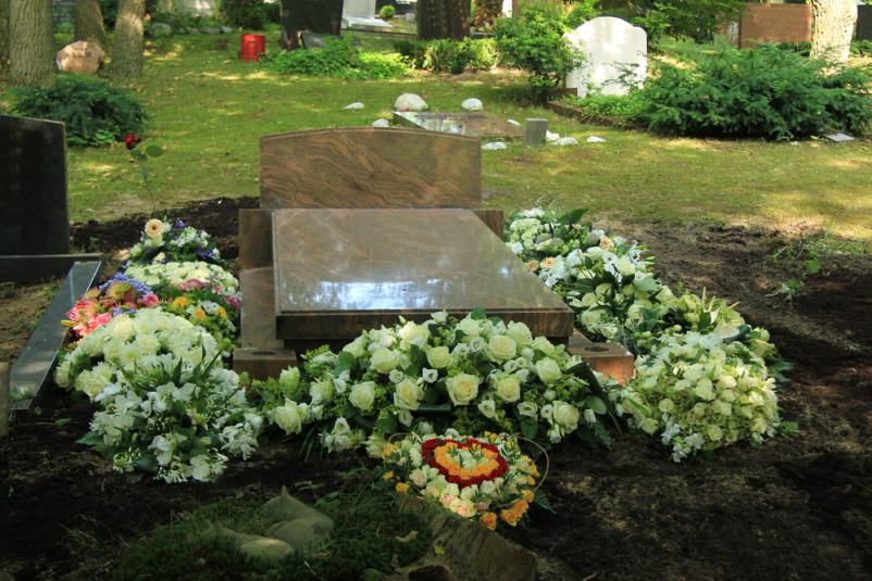 Vzdrževanje pokopališča Škofja Loka