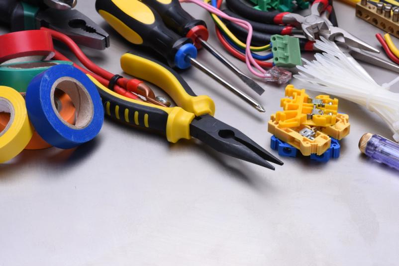 Kvaliteten material za električarje Slovenija