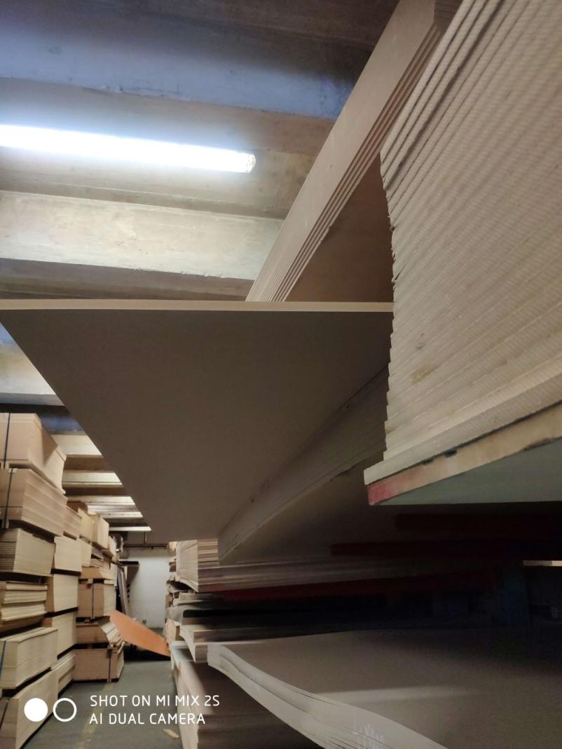 Prodaja iverala in mediapan plošč Ljubljana