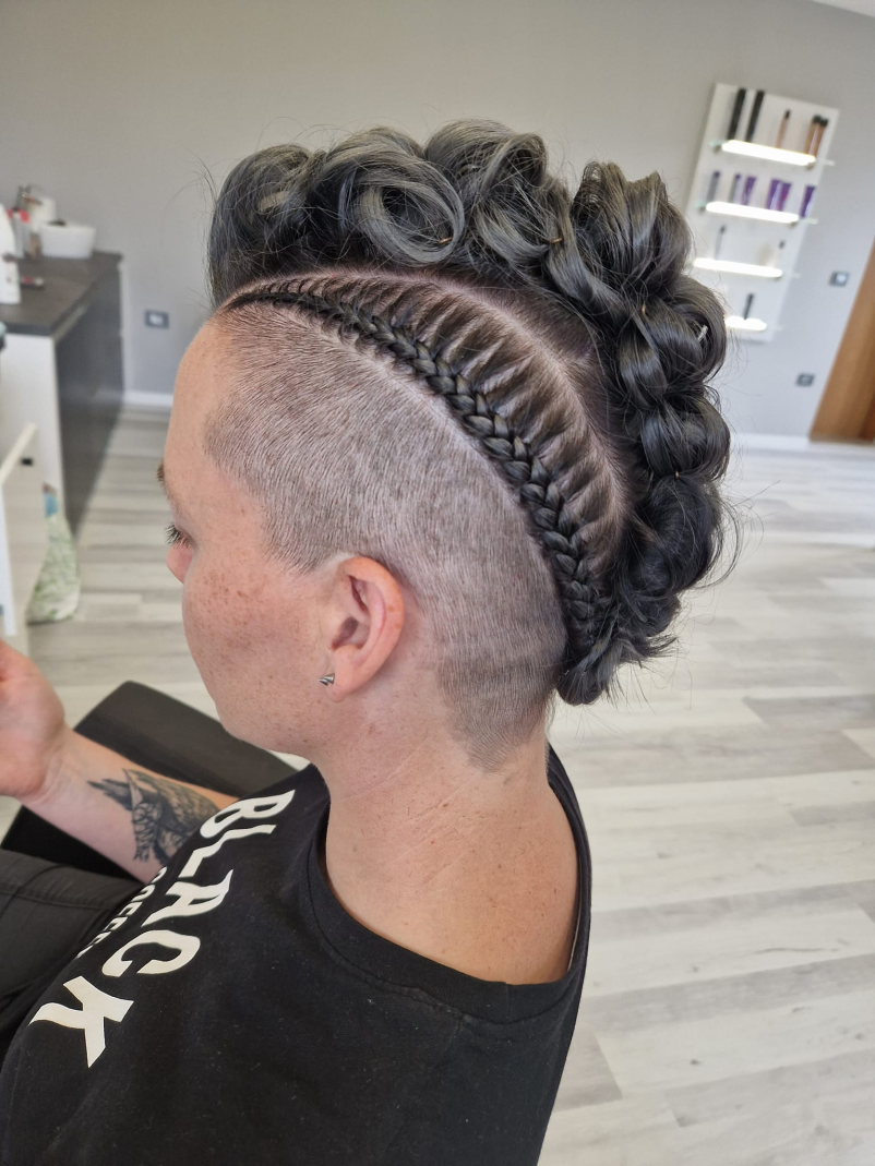 Žensko frizerstvo Komen