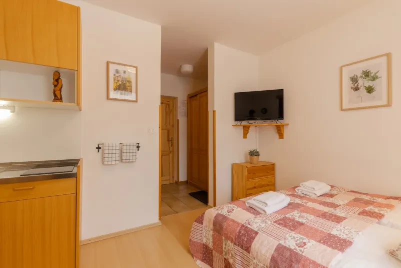 Do you want to arrange a favorable lodging? Private apartments Rožle, Kranjska Gora offer you the most for your money in Slovenia