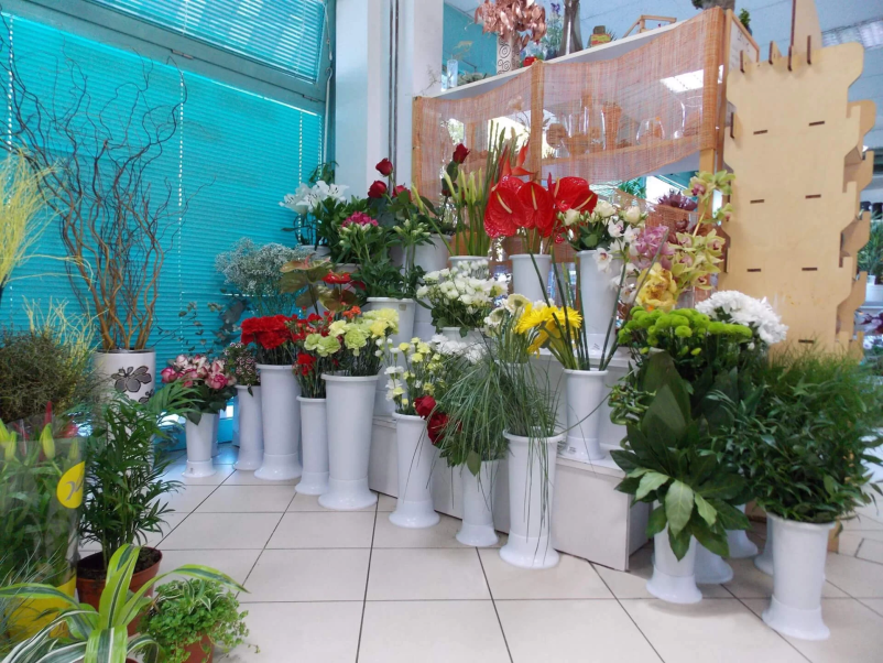 Ugodna prodaja cvetja in stekla cela Slovenija