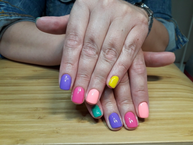 Podaljševanje nohtov Nova Gorica