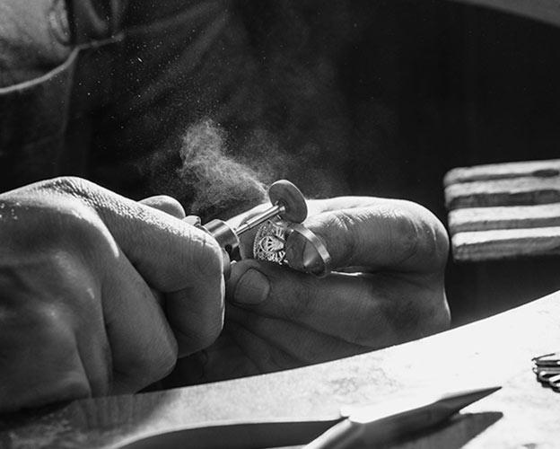 Profesionalno popravilo nakita