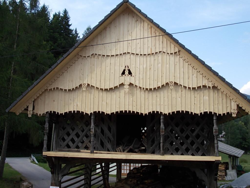 Zelo ugoden CNC razrez lesa Zasavje