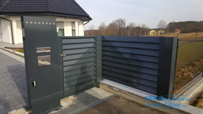Dvoriščna vrata Pomurje
