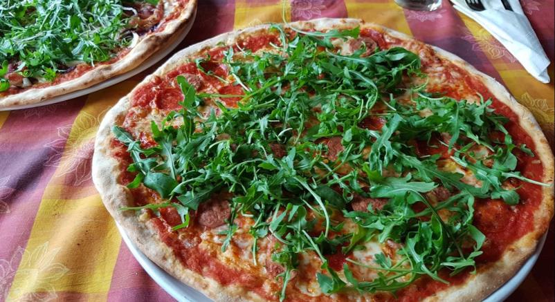 Najboljše pice iz krušne peči streže Pizzerija Vinazza!