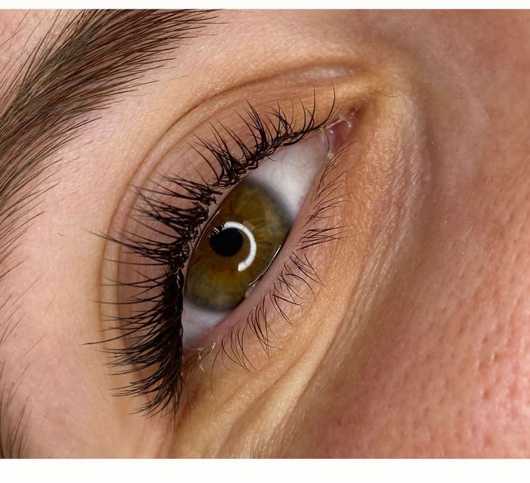  kvalitetno podaljševanje trepalnic 