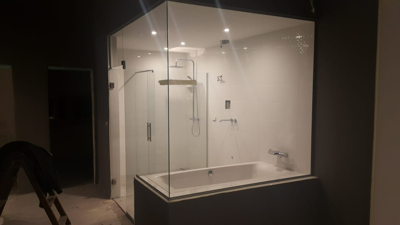 Steklena tuš kabina Celje