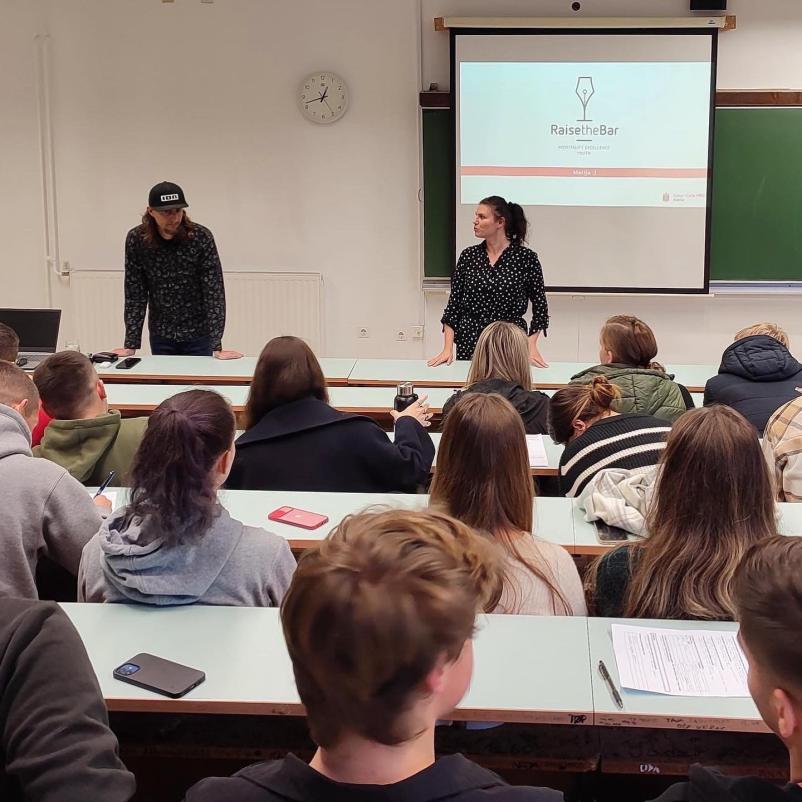 Kako poteka vpis v srednjo šolo za gastronomijo in turizem