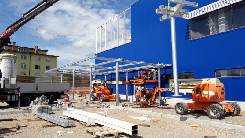 fasada v trgovskem centru