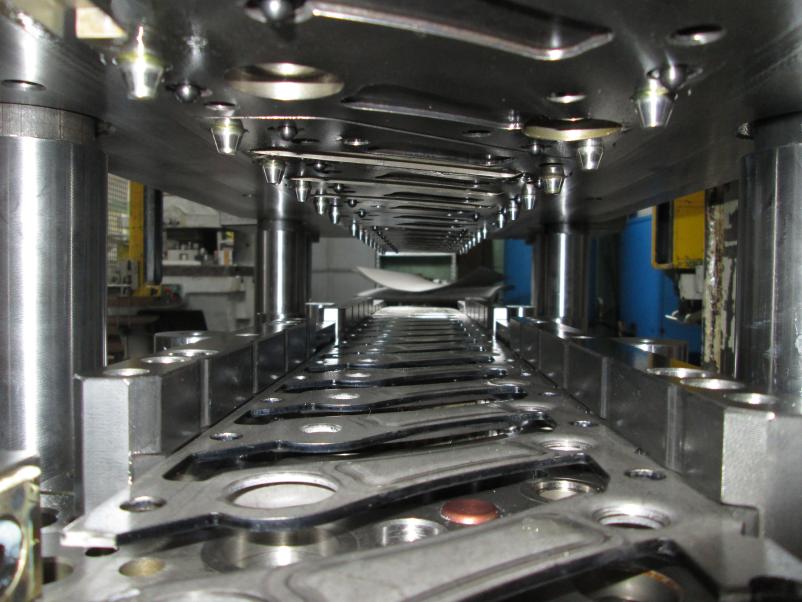 Orodje za preoblikovanje pločevine