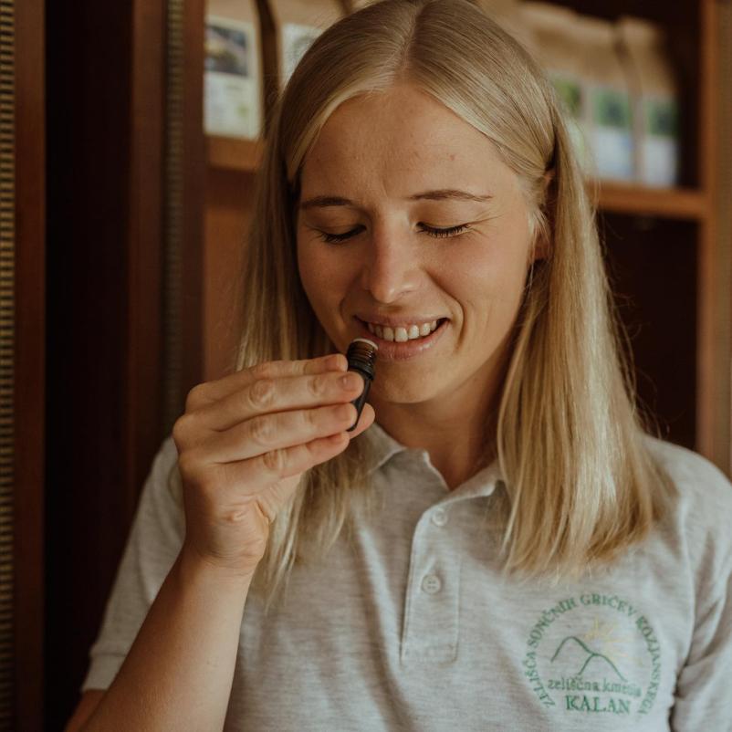 Prodaja zeliščnih čajev in eterična olja Slovenija