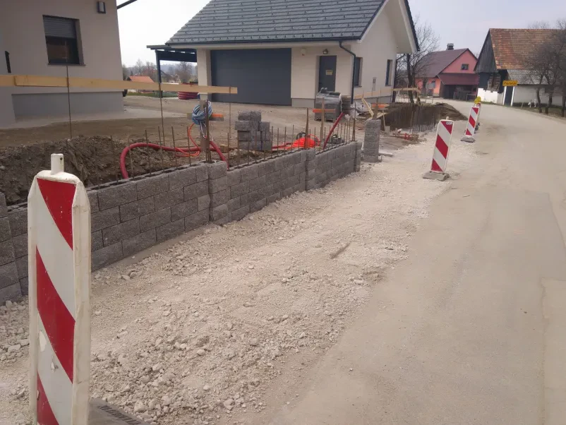 Polaganje tlakovcev Dolenjska