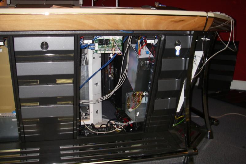 Pokličite za kovinska ohišja za elektroniko Slovenija, tujina