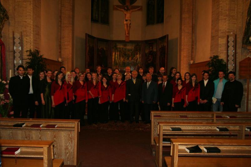 Mešani pevski zbor nastopi Koroška