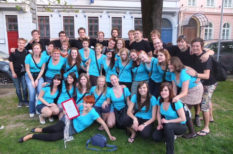 Mešani pevski zbor nastopi Koroška